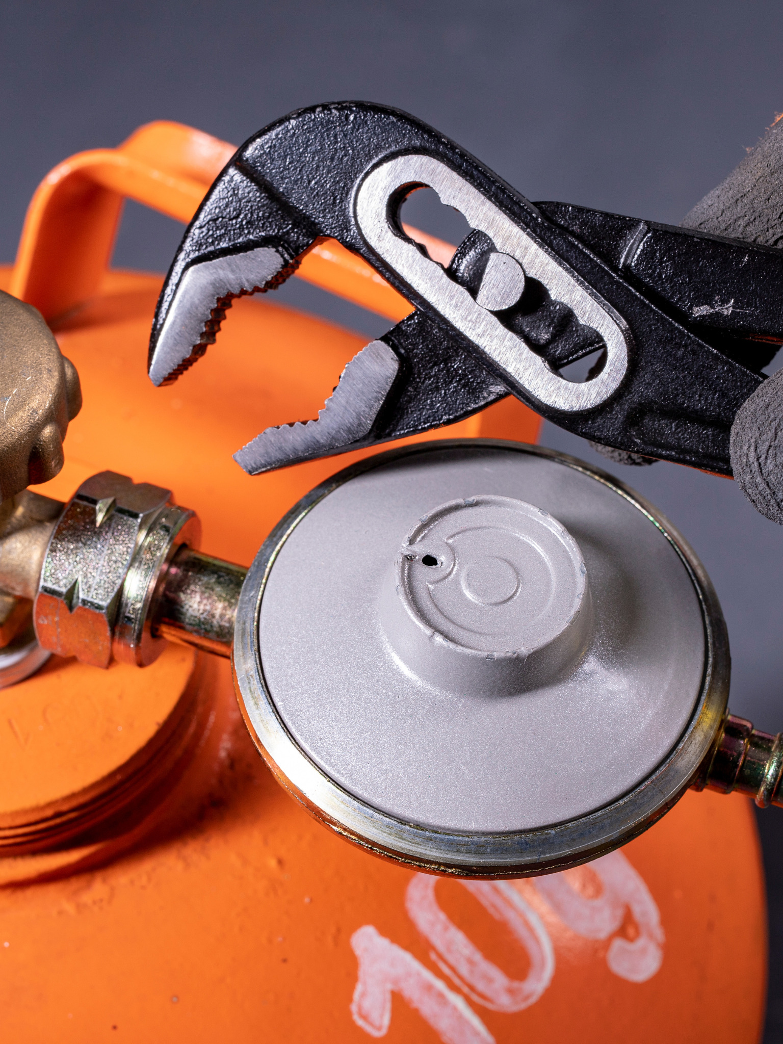 gas safe registered engineer near me Huddersfield, HD1-HD9